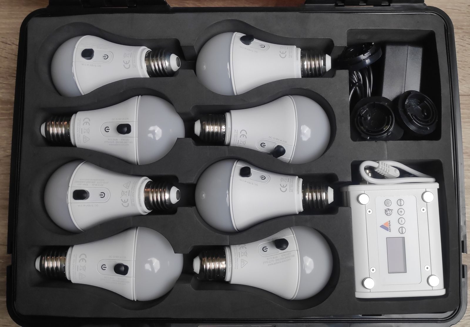 Набор лампочек Astera Set of 8 NYX Bulbs with PowerStation, Case and Accessories